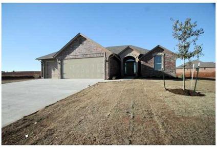 $186,900
Gorgeous New Home with beautiful wood work, decorative paint schemes