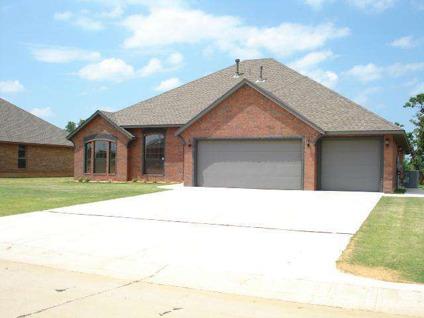 $187,500
Choctaw 4BR 2BA, Open floor plan with nice woodwork & decor.