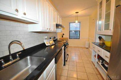 $187,500
Scarsdale One BA, Spacious & bright top flr One BR w/updated