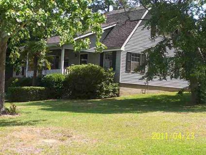 $189,000
Charming home on the hill over looking Lake Livingston with a spectacular view.