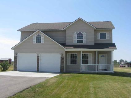 $189,000
Rexburg 3BA, Just like new 2 story home on 1 acre with 3