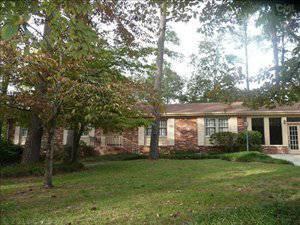 $189,500
Columbia 4BR 2BA, Spacious one-level brick home on