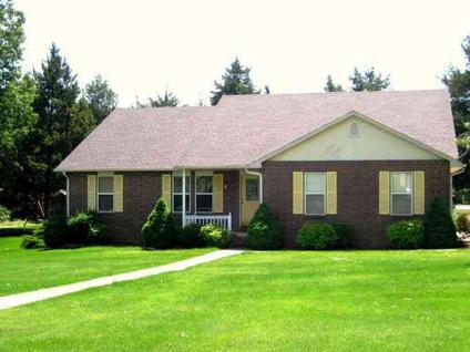 $189,500
Mountain Home 3BR 2BA, COMTEMPORARY EAST SUBDIVISION.