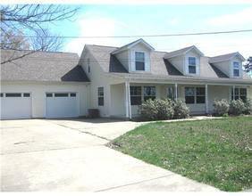 $189,900
Beautiful home on over 4 acres. Ripley area....