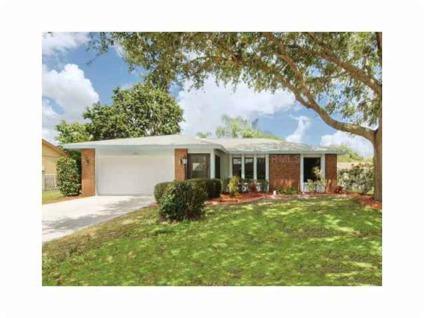 $189,900
Nestled under a magnificent shady oak tree, a covered entry welcomes you.