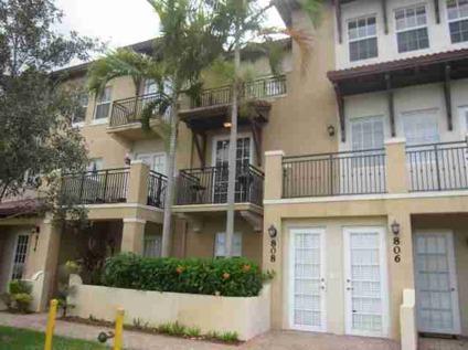 $190,000
Hollywood, LIKE NEW, BEAUTIFUL 3BEDROOM, 3BATH UNIT IN THE