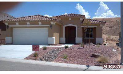 $191,020
Beautiful and private 1,502 sq ft home w/ 2 bedrooms and den
