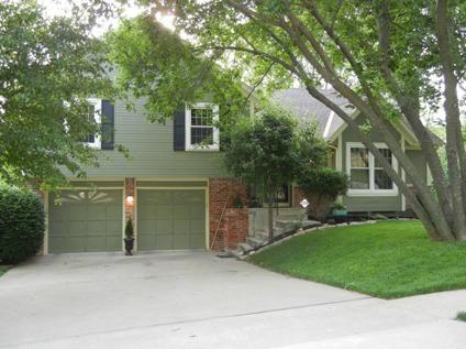 $192,000
Home for Sale - Shawnee KS - Private Treed Back-Yard