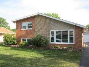 $194,900
Tinley Park 3BR, This home has been completely re-modeled.
