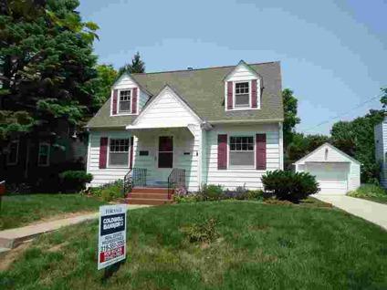 $195,000
Iowa City, Exceptional 3 Bedroom, 2.5 Bath home is full of