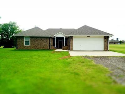 $199,000
Beautiful Home With Plenty Of Room Tuttle