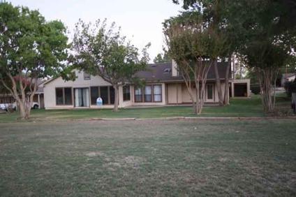 $199,500
Granbury 2BA, Large 3 bedroom home located on the 14th