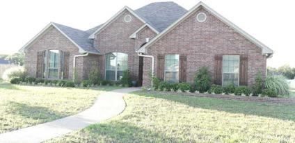 $199,500
Inside the Silver Maples Subdivision you will find a Gorgeous pebbled sidewalk &