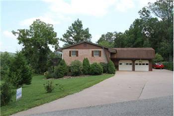 $199,900
Large Family Home on Great Lot!!