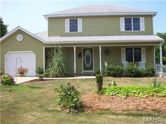 $199,900
Very charming & beautiful home in private setting. Home has been remodeled and