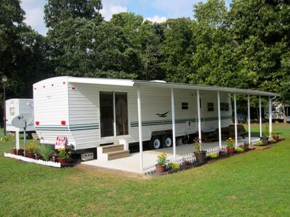 $19,600
FOR SALE ... 38' 2003 Trailer - Lot Inc. Homestead Campground~