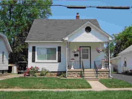 $19,900
Flint 3BR 3BA, Immaculate 1.5 story features hardwood