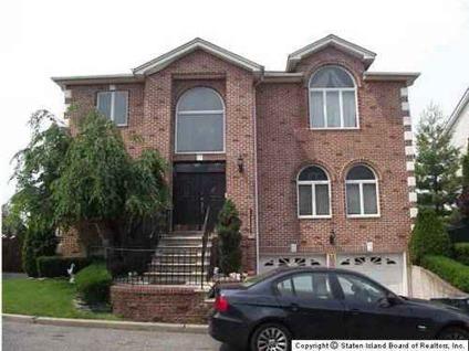 $1,100,000
Residential - One Family Detached