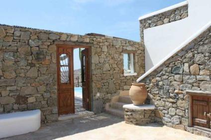 $1,200,000
A magnificent Villa House in the Cosmopolitan Mykonos, the gem of the Greek