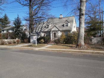 $1,300,000
Whitestone Three BR One BA, Cape on 80x80 property in a desirable