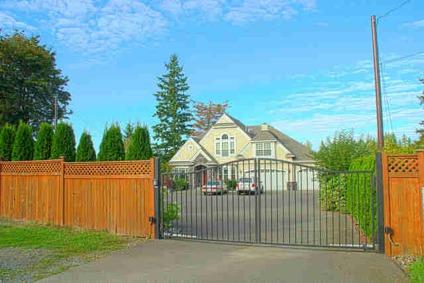 $1,350,000
Lynnwood 3BR 3.5BA, A story book presence on the shores of