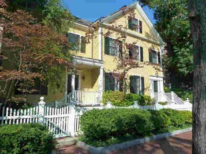 $1,385,000
Cambridge 3BR 2.5BA, Finally available!!! Charming attached