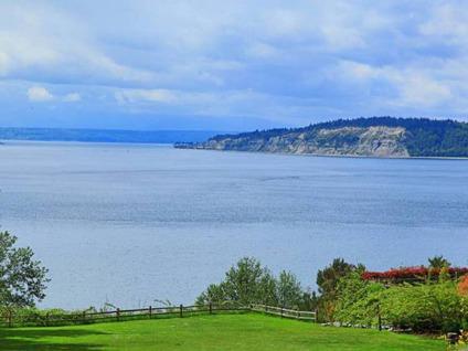 $1,450,000
Whidbey Island Waterfront Retreat