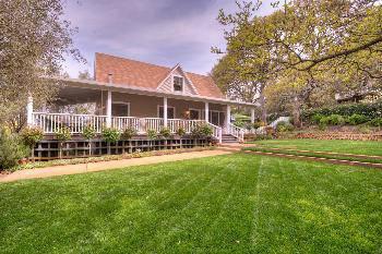 $1,495,000
Napa 4BR 1BA, A romantic hideaway tucked into a secluded 1.6