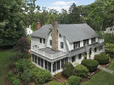 $1,499,000
Sunny Colonial