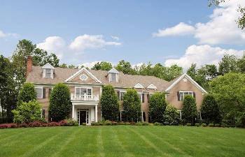 $1,699,000
Ridgefield 5BR 6BA, Sited on 1.9 beautifully landscaped