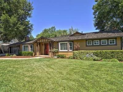 $1,750,000
Gorgeous Remodel
