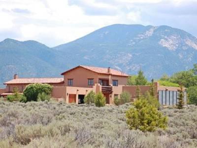 $1,900,000
Taos Luxury and Beauty