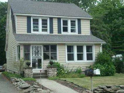 $200,000
Dutch Colonial Home-Upgrades-Near Highway/shopping-Town of Newburgh