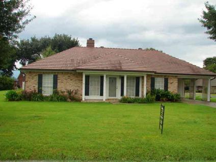 $203,000
Thibodaux, Gorgeous 3 bedroom, 2 bath home situated on a