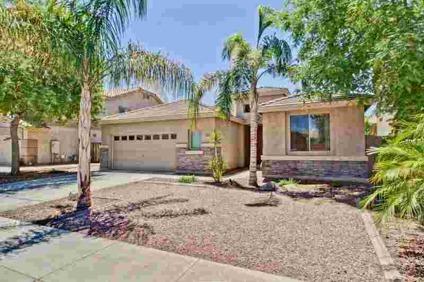 $205,700
Mesa, Absolutely stunning home. Walk in to a a warm and