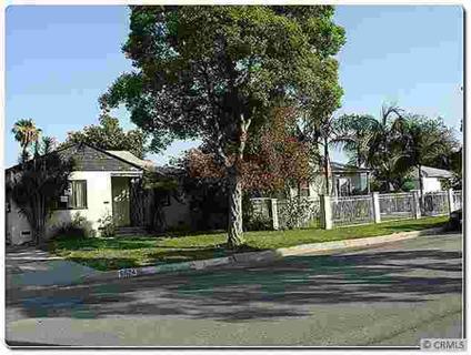 $206,000
This Pico Rivera Home Has 2 Beds and 1 Bath. Floorplan is Open and Spacious.