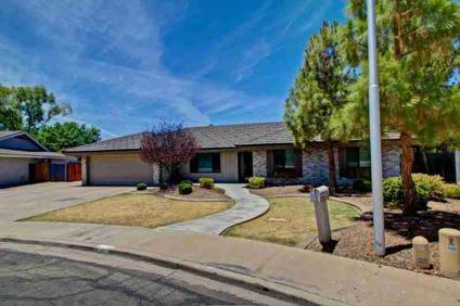 $209,900
Mesa, NOT BANK OWNED, NOT A SHORT SALE! Walk in to tile