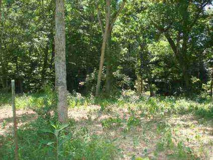 $20,000
Beautiful wooded lot in a premier riverside subdivision--the best of the Little