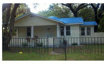 $20,600
Tampa, 2 bedroom 1 bath bungalow with fenced yard and easy