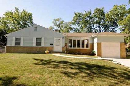 $210,000
Palatine - 3bd/2bth - Ranch home in Winston Park. Open House 8/12 12-3