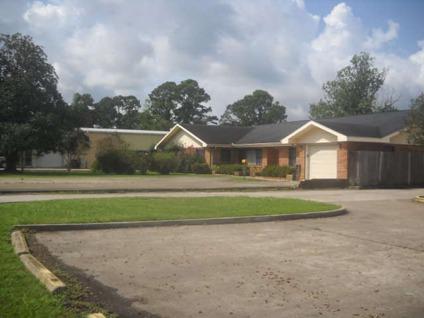 $210,000
Thibodaux, Exceptionally large home featuring Five BR