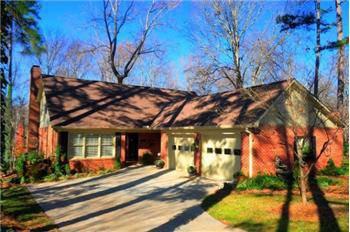 $214,500
Extensive Landscaping provide a great curb appeal to this lovely home!