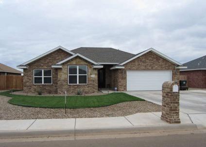 $215,000
Clovis 3BR 2BA, This home has an open floor plan and is
