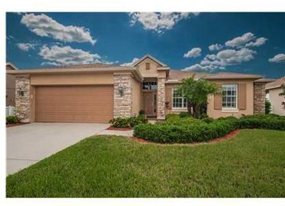 $215,000
New Port Richey, Active With Contract. MODEL PERFECT 3BR/2BA