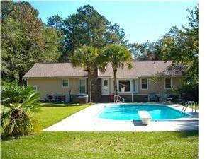 $215,000
Summerville, This 3 bedroom 2 bath ranch sits on almost a