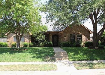 $217,500
Plano 3BR 2.5BA, Well landscaped front and back yards with