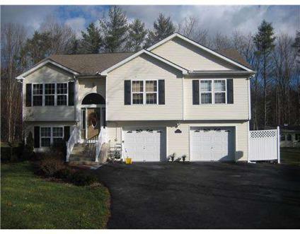 $219,000
Bloomingburg 4BR 3BA, CONTEMPORARY FLAIR WITH VAULTED