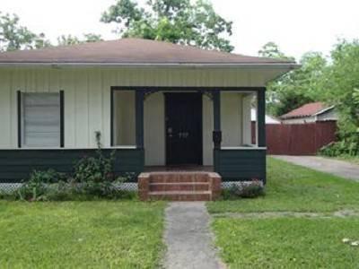 $219,000
Classic Heights Bungalow Home!