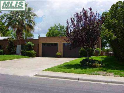 $219,000
Las Cruces 3BR, THIS HOME OFFERS COMPLETELY LANDSCAPED FRONT