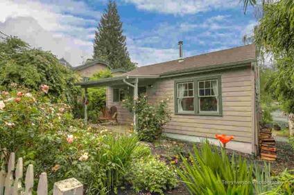 $219,000
Portland 2BR 1BA, Located just steps away from Multnomah
